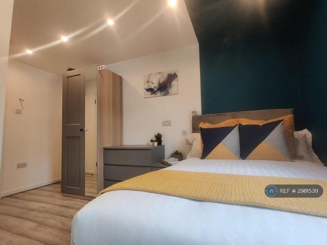 Room for rent in South Harrow, Greater London
