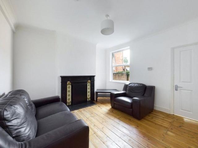 Room for rent in Phippsville, Northampton