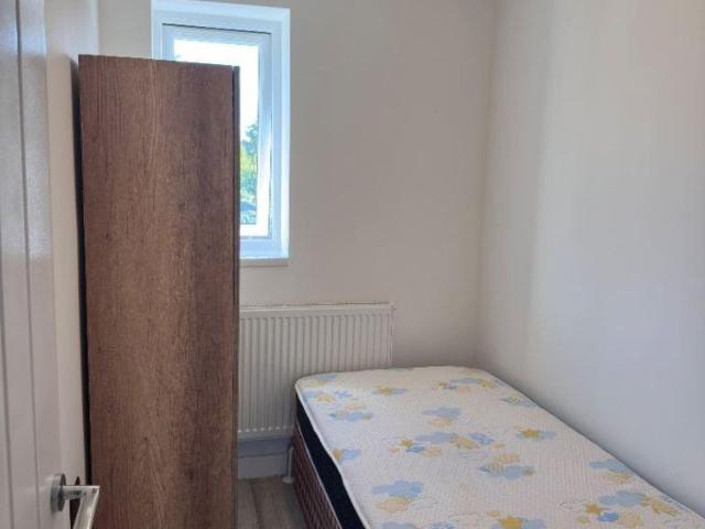 Room for rent in South Hornchurch, Greater London