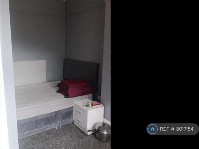 Room for rent in Lee Bank, Greater Manchester
