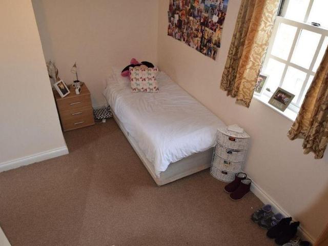 Room for rent in Victoria, Newport
