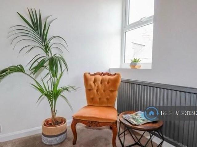 Room for rent in Gluvian, St Columb Major