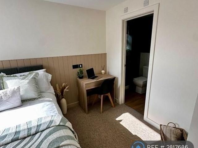 Room for rent in Branksome, Poole