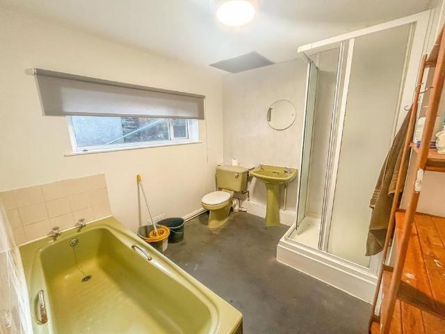 Room for rent in Pontypridd, Wales