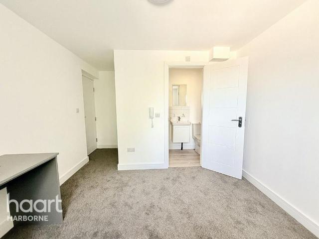 Room for rent in Tat Bank, Oldbury