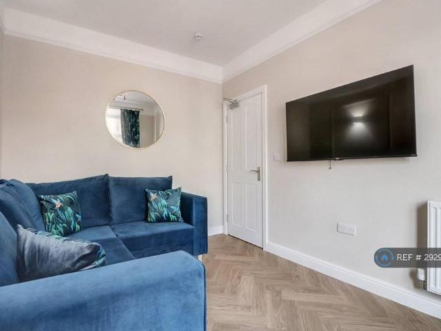 Room for rent in Loundsley Green, East Midlands