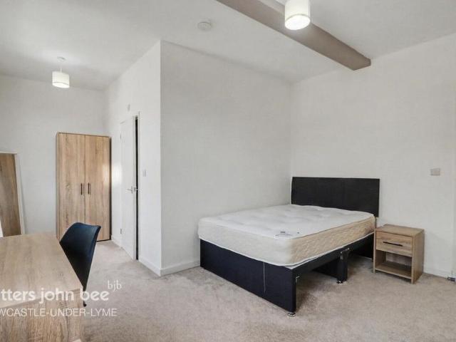 Room for rent in The Brampton, Butterton