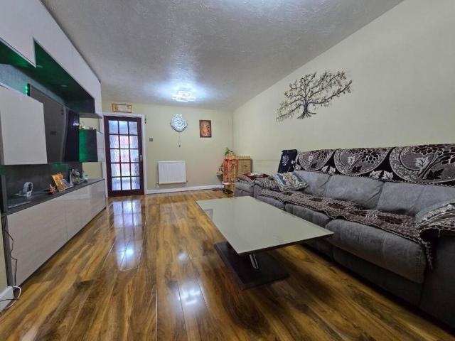 Room for rent in Watford Rural, Batchworth