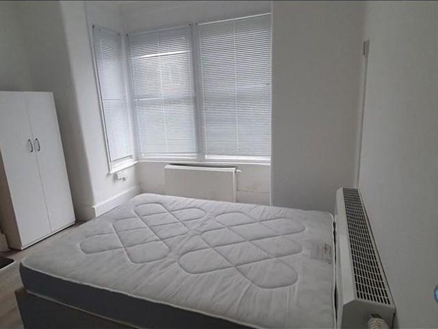 Room for rent in Longlands, Halfway Street