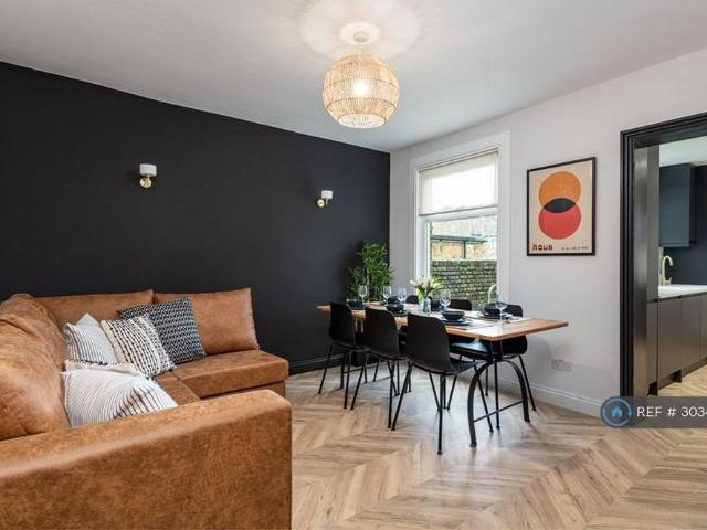 Room for rent in Regent Quay, Oad Street