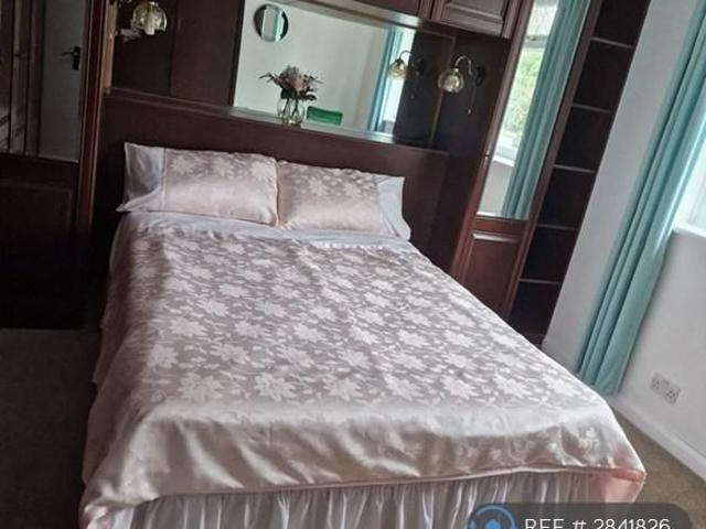 Room for rent in Hendon Central, The Hyde