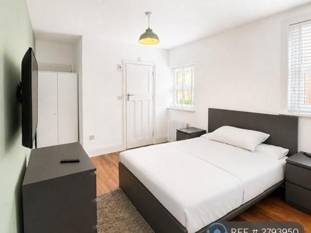 Room for rent in Hillmorton Paddox, New Bilton