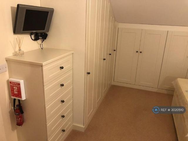 Room for rent in Horn's Mill, East Hertfordshire