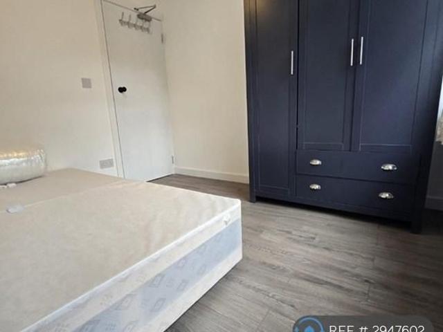 Room for rent in South Chingford, Greater London