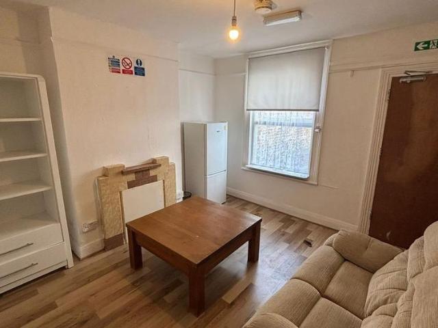 Room for rent in Spring Park, Luton