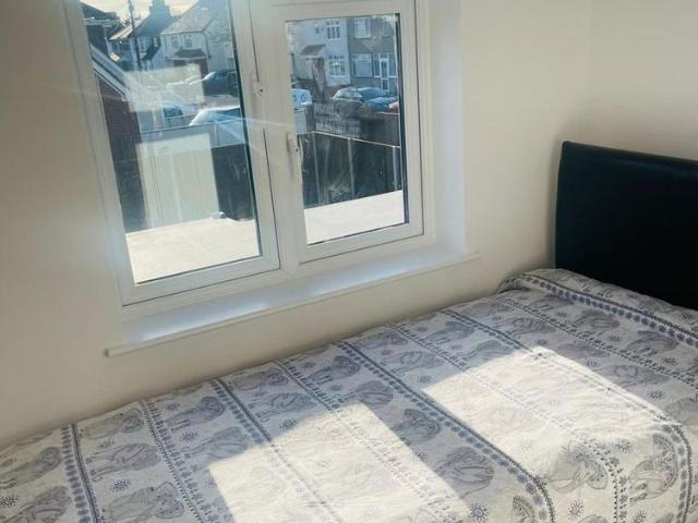 Room for rent in Hayes, Greater London