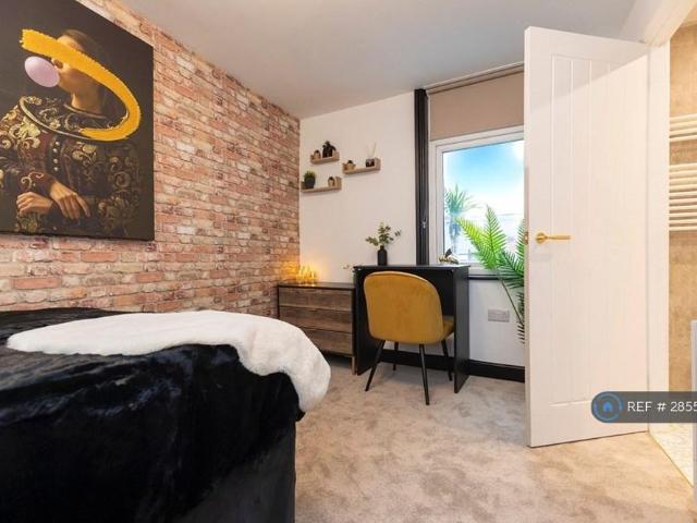 Room for rent in Darlington