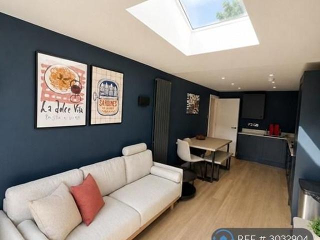 Room for rent in Lee Chapel, Essex