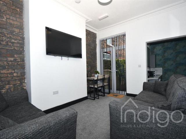 Room for rent in Hanley, Stoke-on-Trent