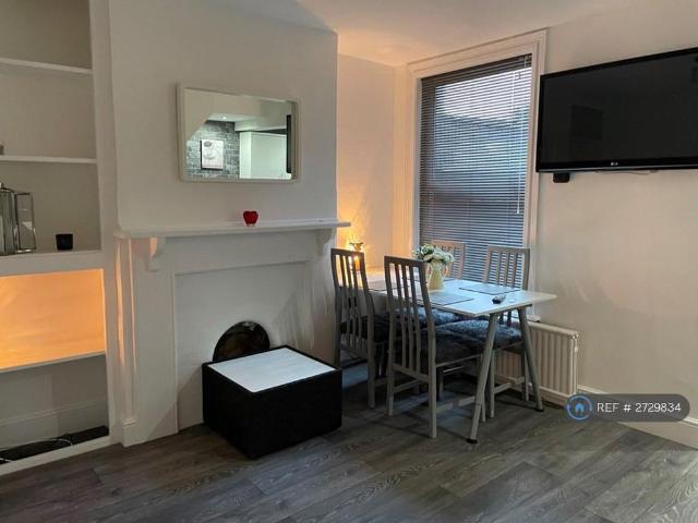 Room for rent in Broughton, Aylesbury