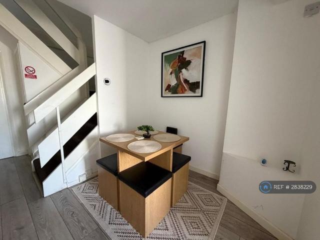 Room for rent in Vange, Essex