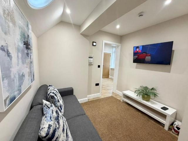 Room for rent in Broomhill, Chadsmoor