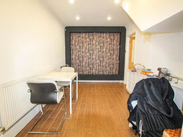 Room for rent in Hayes, Greater London