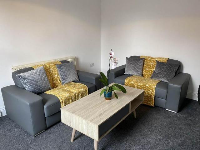 Room for rent in New Wortley, Leeds