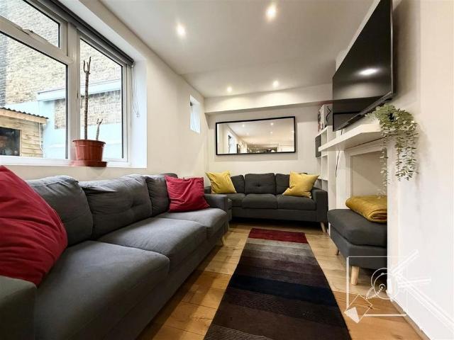 Room for rent in Luton, Chatham