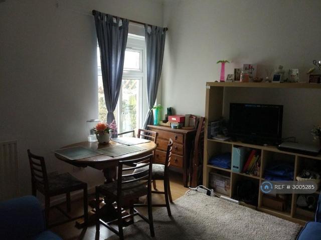 Room for rent in Civic Centre, Falcon Lodge