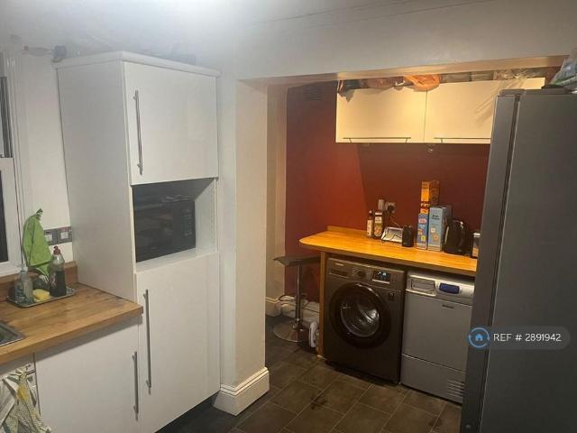 Room for rent in London Borough of Croydon, Greater London