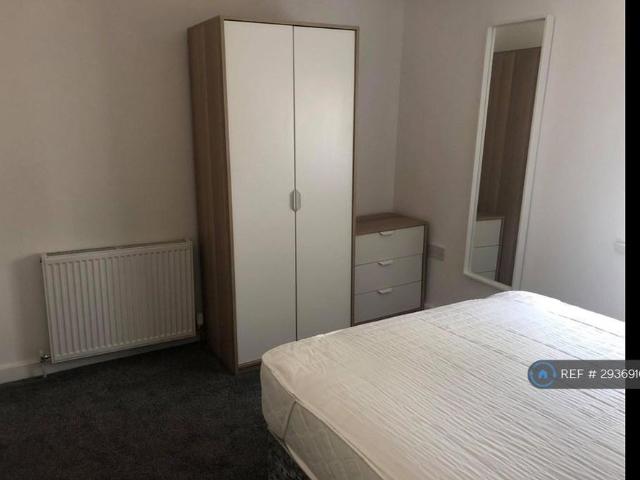 Room for rent in Whitkirk, Colton