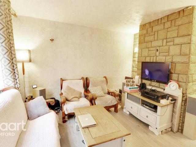 Room for rent in Harold Hill, Greater London