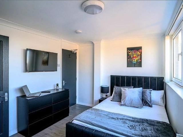 Room for rent in Corby