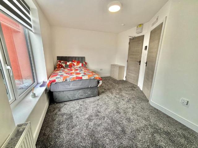 Room for rent in Lee Bank, Greater Manchester