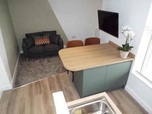 Room for rent in Berry Hill, Potters Corner