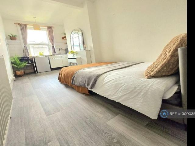 Room for rent in West Cliff, Bournemouth