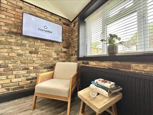 Room for rent in Southend City Centre Neighbourhood, Alton Barnes