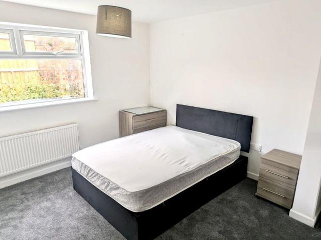 Room for rent in St Helens