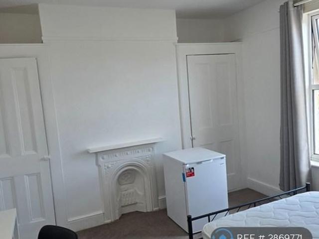 Room for rent in Strood