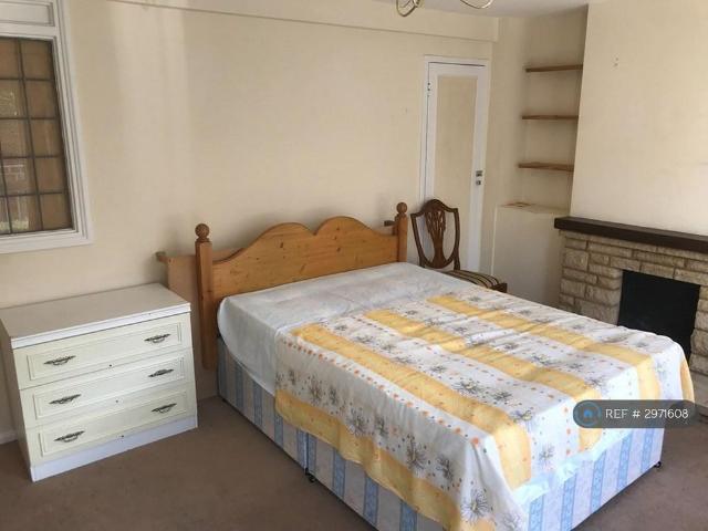 Room for rent in The Wrythe, Greater London