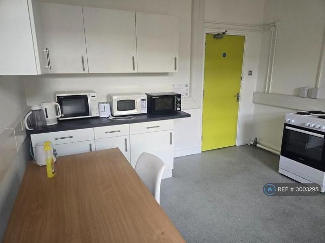 Room for rent in Sherford, Rumwell