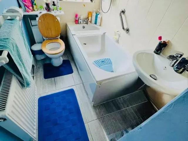 Room for rent in Wallington, Greater London