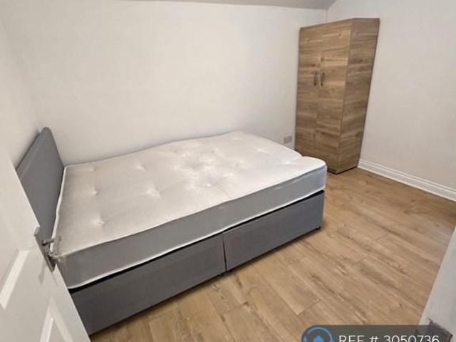 Room for rent in Beddington, Greater London