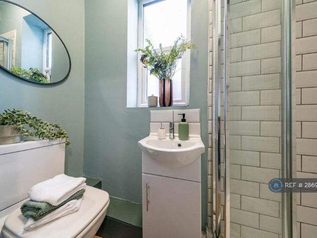 Room for rent in Chesham, Bury