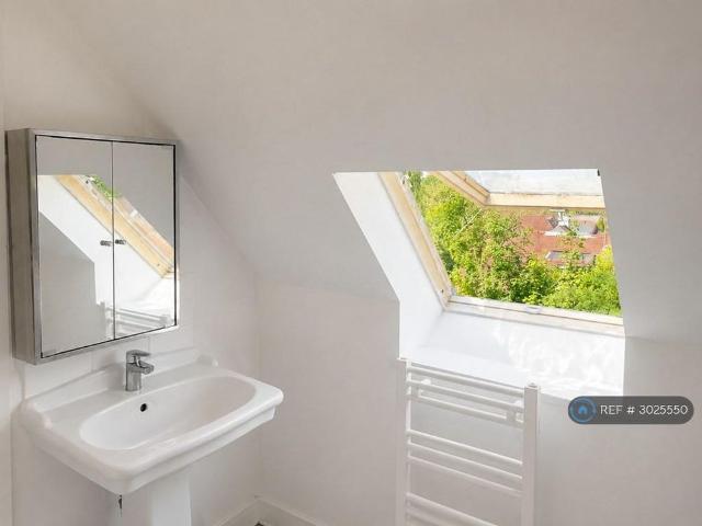 Room for rent in Kings Worthy, Hampshire