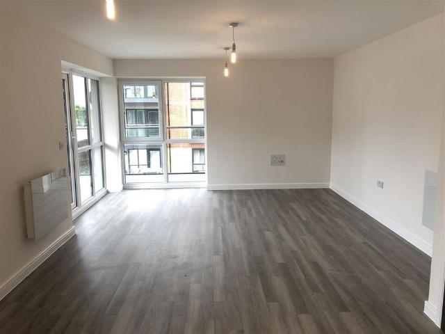 Apartment for rent in Elstree and Borehamwood, Borehamwood