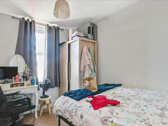 Room for rent in Hythe, Fordham Heath