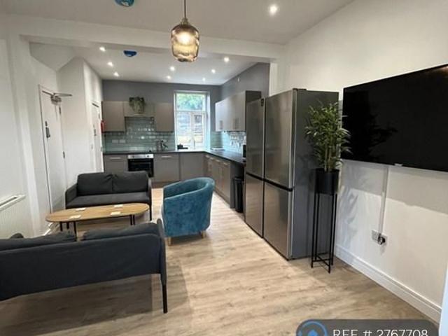 Room for rent in Hillhouse, Huddersfield