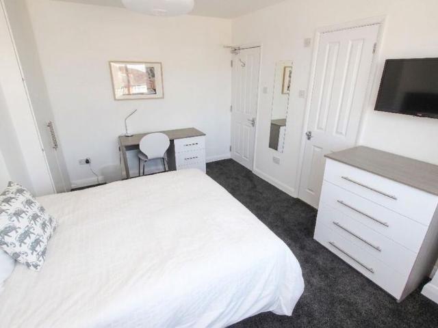 Room for rent in Chadwell Heath, Greater London